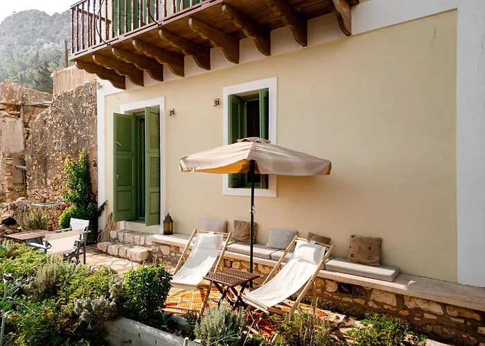 Blue Horizon Kastellorizo ماغيستي